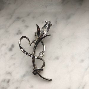 Flower & heart brooch